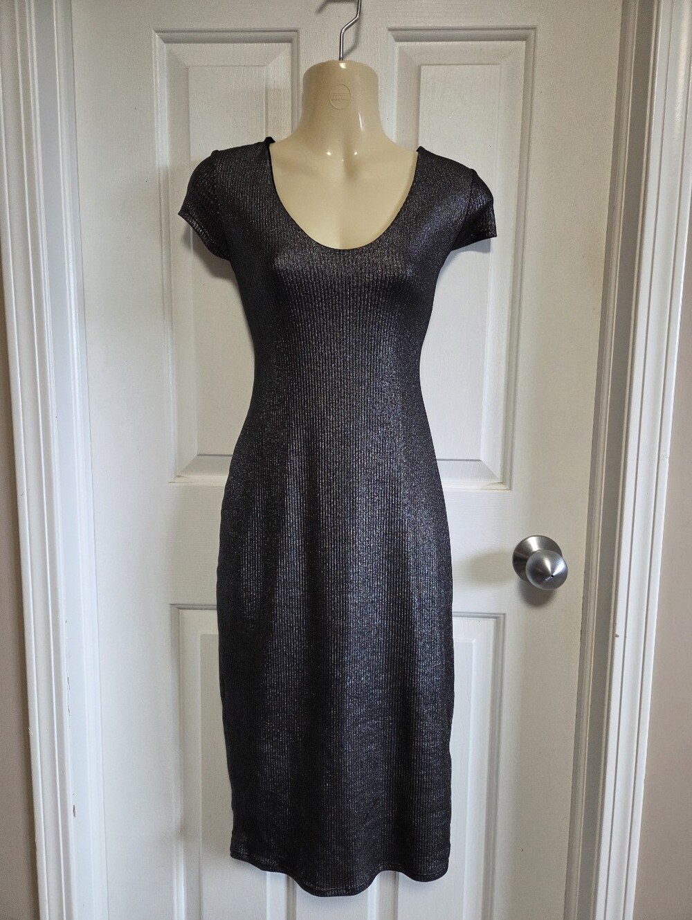 NWT Jessica Simpson Metallic Ribbed Scoop Neck Pencil Dress
